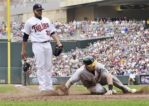 Rajai Davis returning to A's with $6 million, 1-year deal