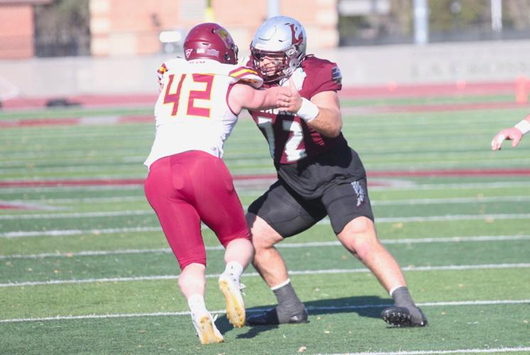 UW-La Crosse football: Mike Bertoia's road from transfer defensive end to  All-American right tackle