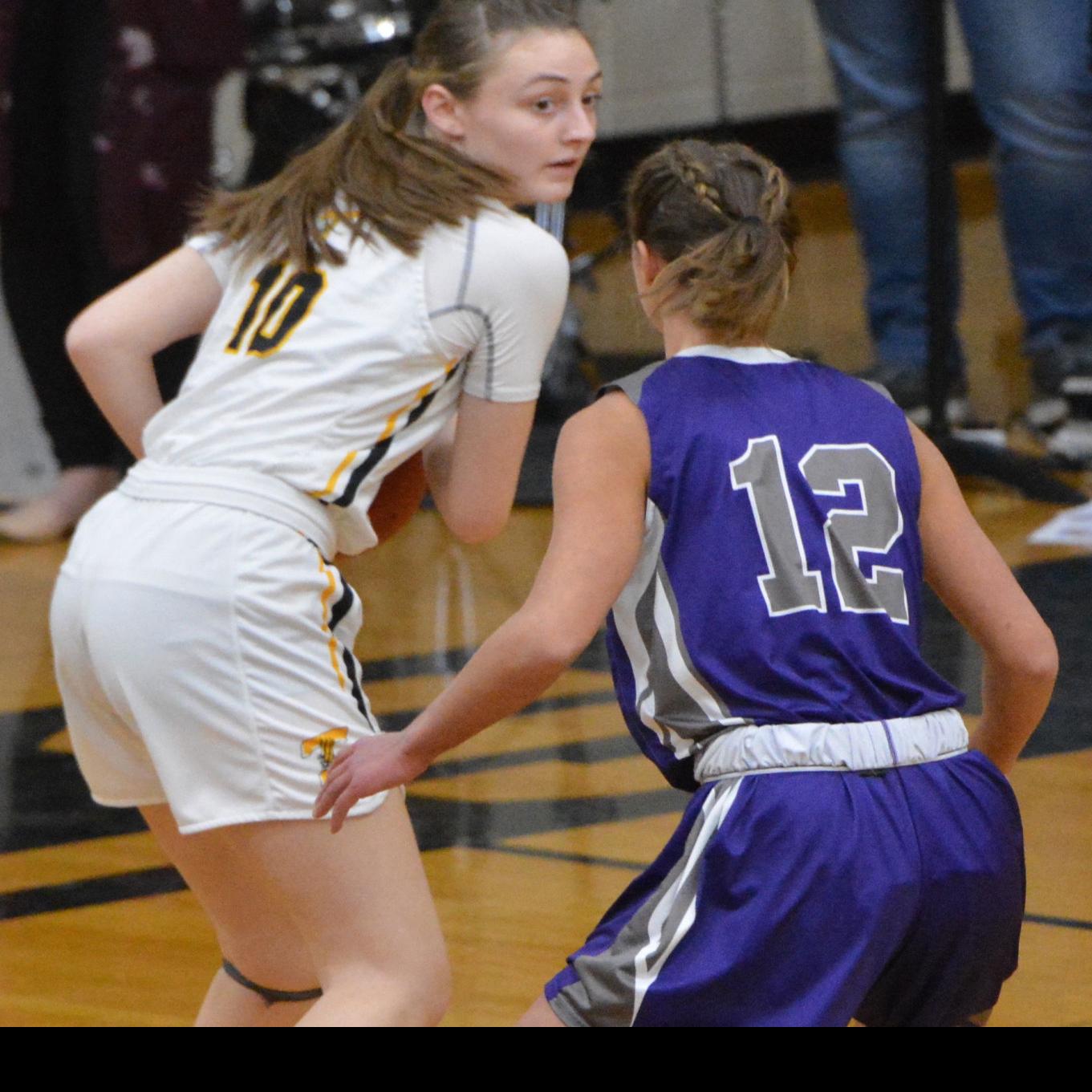 Plueger Spiers Win Mvc Girls Basketball Honors Sports