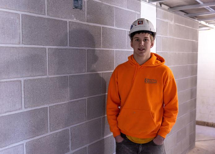 Strong bonds: Construction students alum helping lead renovation of UW