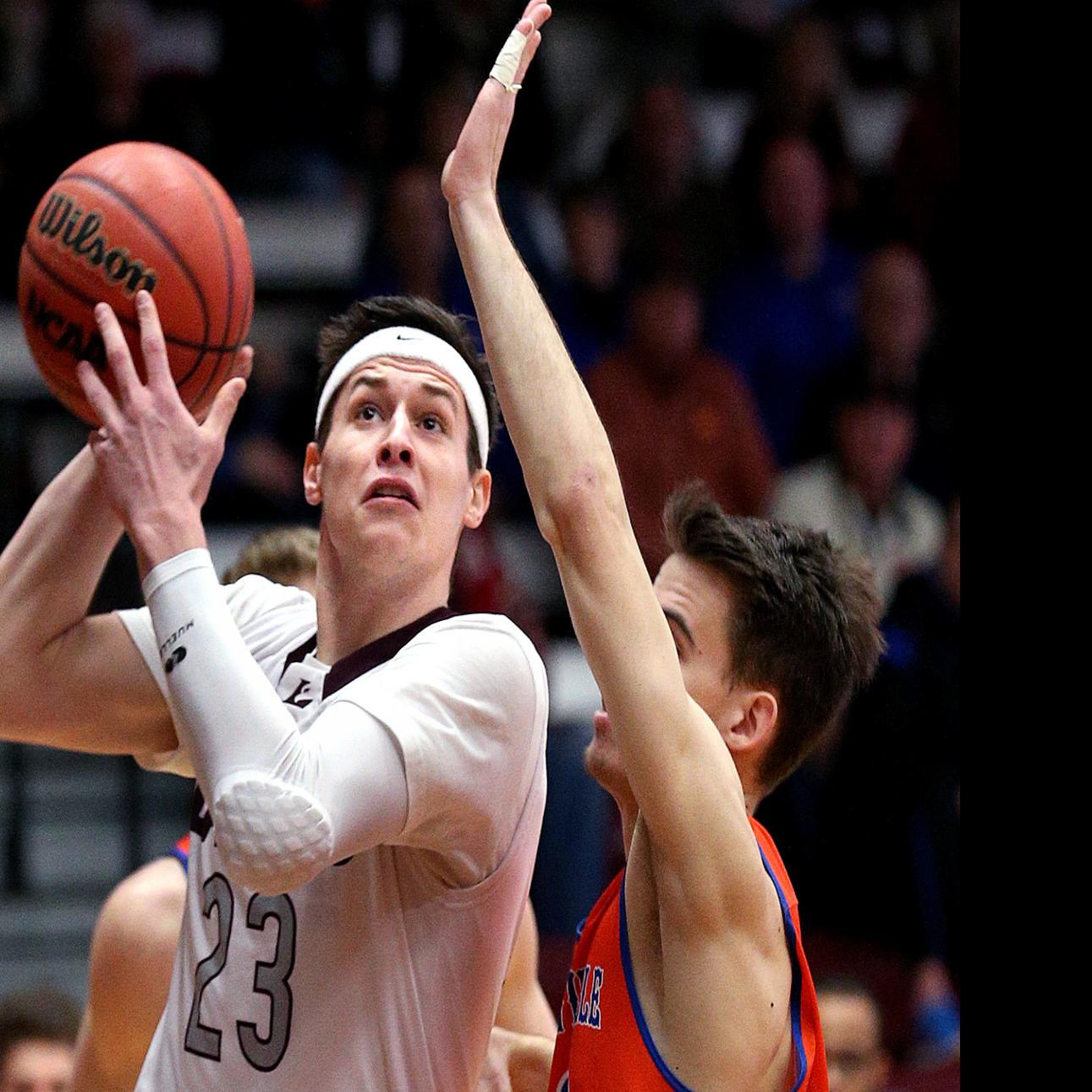 No 20 Platteville Holds Off Uw La Crosse In Wiac Men S Basketball