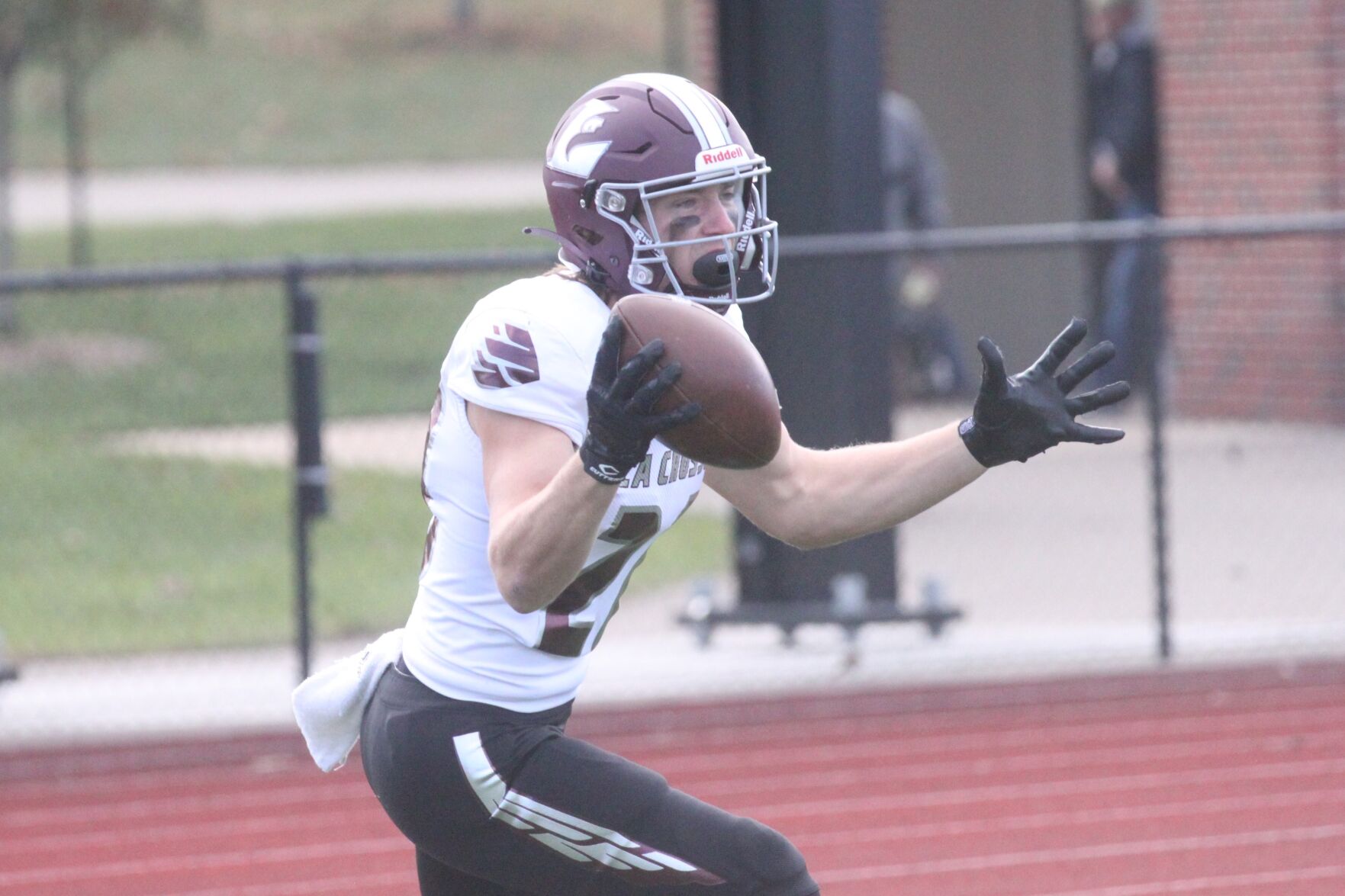 UW-La Crosse Football: Eagles Survive UW-River Falls Comeback, Win WIAC ...