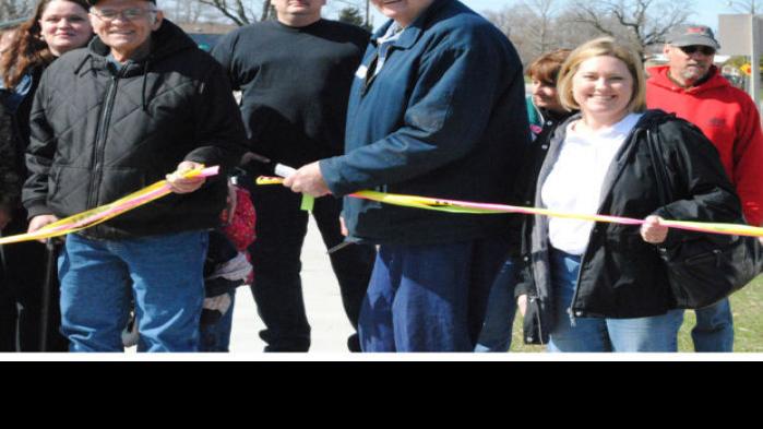 Oakdale welcomes new sidewalk | Tomah Journal | lacrossetribune.com