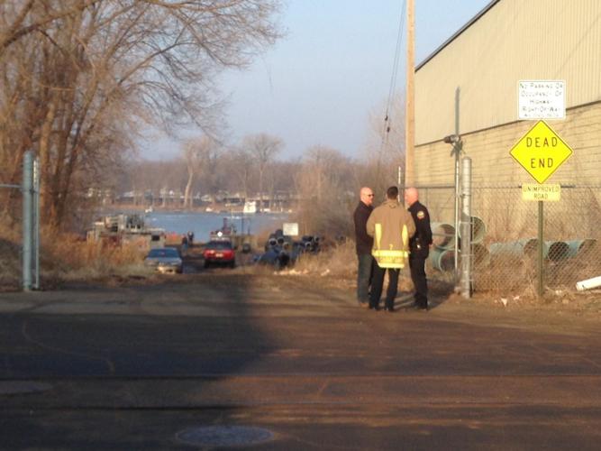 Search underway for possible body in Mississippi River