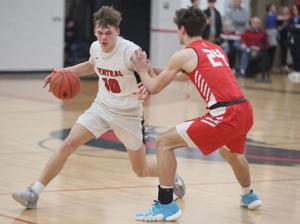 High school boys basketball: Henry Meyer scores 1,000th point in MVC win over Logan