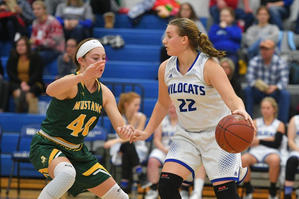 High School Basketball Blair Taylor S Danyelle Waldera Reaches