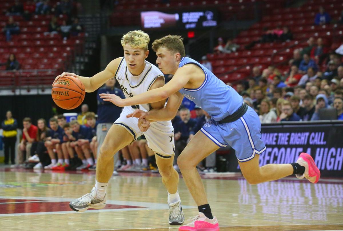 WIAA state basketball Mineral Point's late 3 ends La Crosse Aquinas