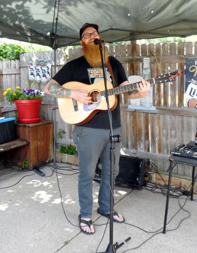 Photo of the Day: Luke Hendrickson performs