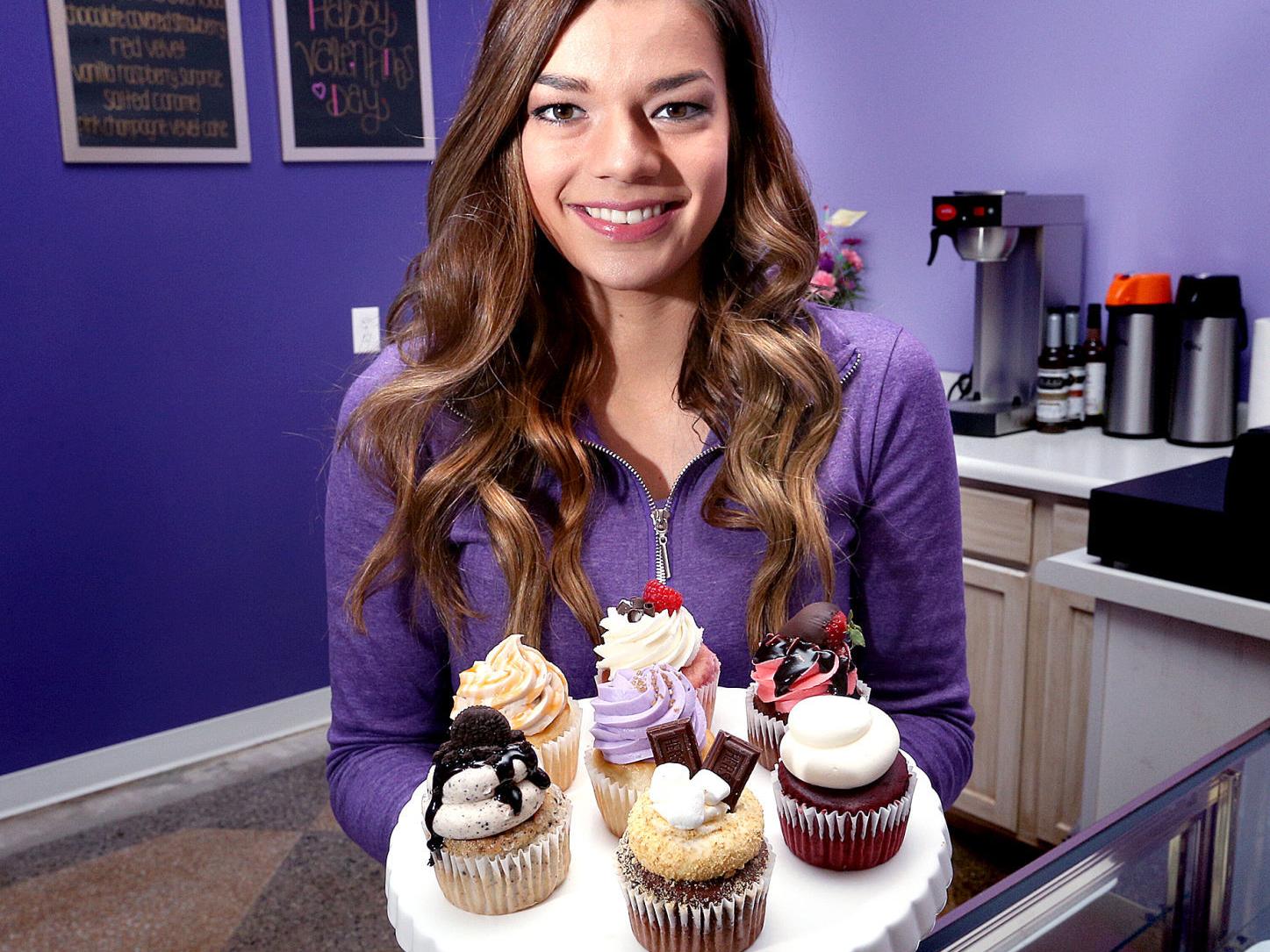 West Salem Graduate Opens Cupcake Shop In Downtown La Crosse Business Lacrossetribune Com 2022 Layout Cupcakes For Graduation