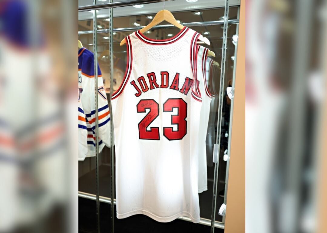 Michael Jordan's 'Last Dance' Chicago Bulls jersey sells for record  breaking $10.1m at auction, making it highest ever sold sports jersey
