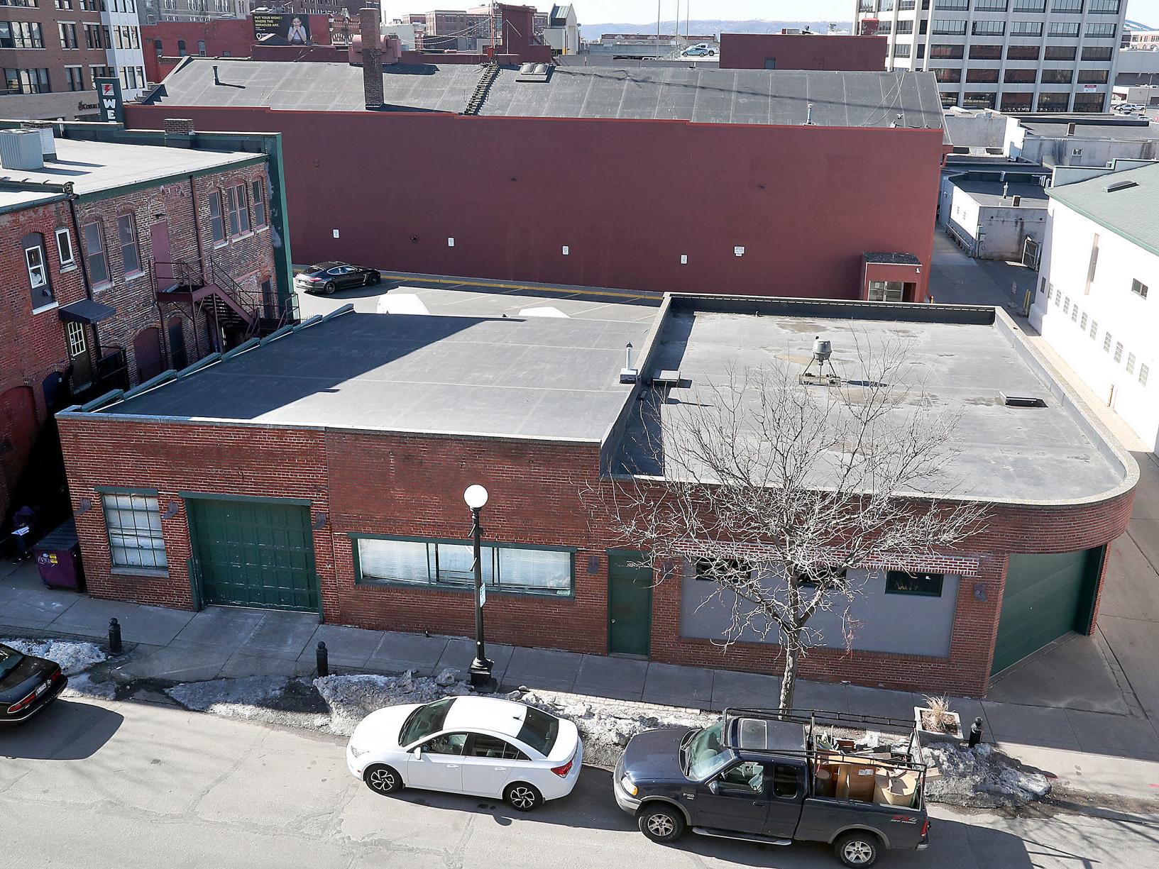 Vine Street Building In Downtown La Crosse To Be Torn Down For Parking Lot Local News Lacrossetribune Com