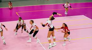 Why Wisconsin volleyball was not discouraged following first loss on foreign tour