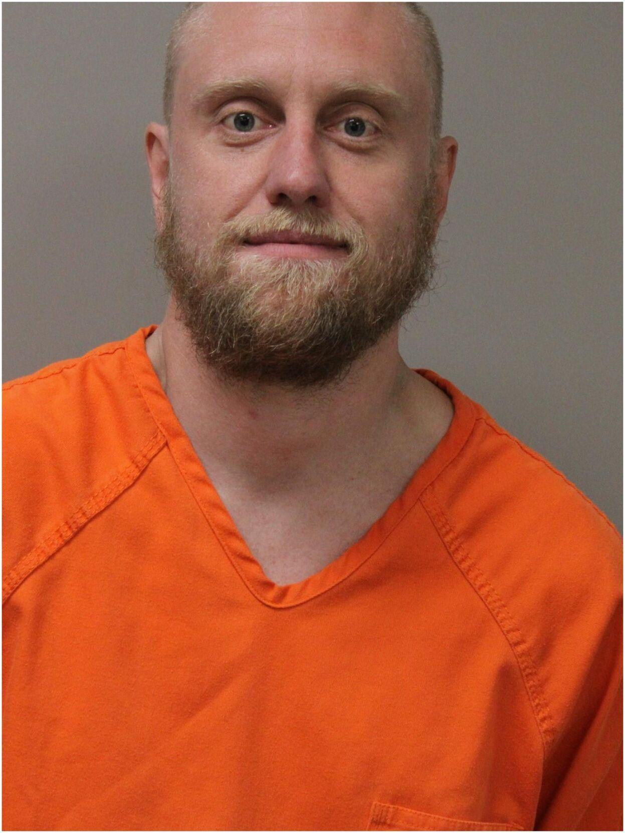 Warrant issued for La Crosse man accused of burglary, vandalism
