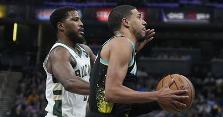 Giannis huge night not enough for Bucks in Indianapolis Giannis huge night not enough for Bucks in Indianapolis