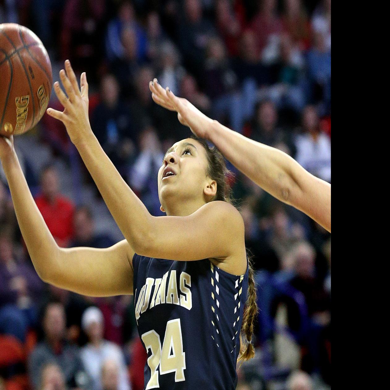 Girls High School Basketball La Crosse Aquinas Uses Defense