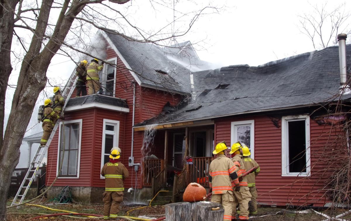 Two escape house fire in Ontario