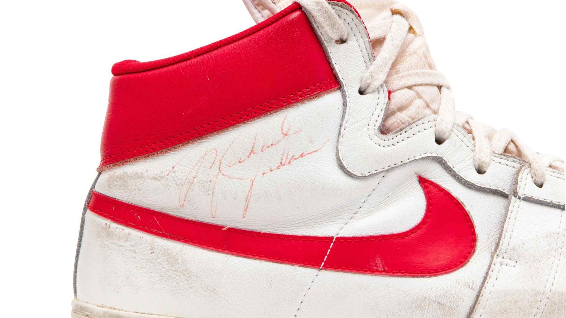 Michael Jordan S Sneakers Sell For Record Breaking 1 47 Million National Lacrossetribune Com