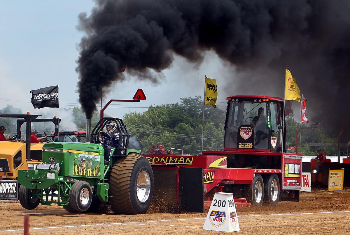 Tomah tractor pull marks 40 years Local News