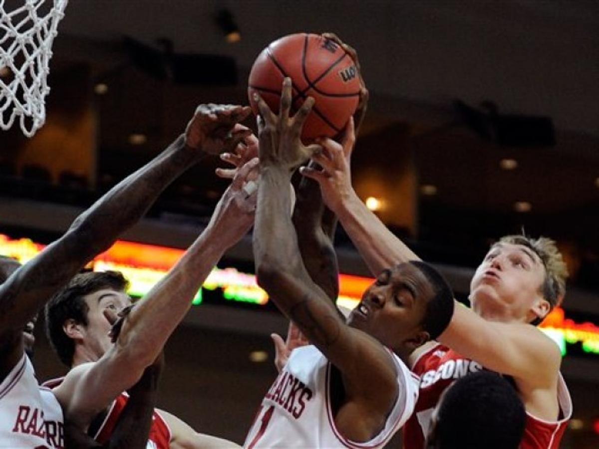 Wisconsin Takes Third Iin Vegas With Win Over Arkansas College Sports Lacrossetribune Com Wisconsin Takes Third Iin Vegas With Win Over Arkansas College Sports Lacrossetribune Com