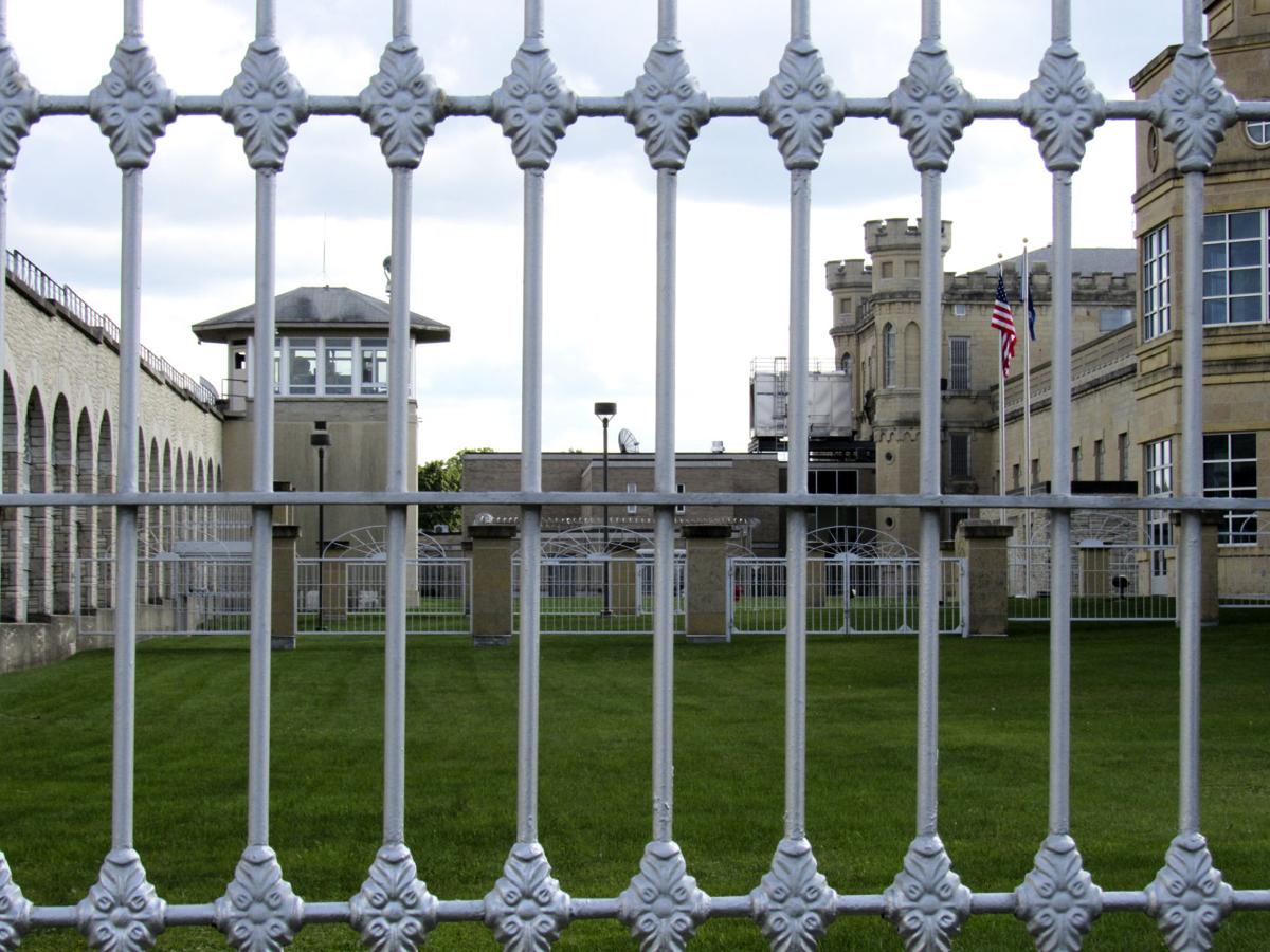 Frustrated And Scared Guards Inmates Criticize Wisconsin S Largest Prison For Covid 19 Response Wisconsin Lacrossetribune Com