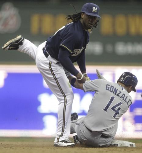 Lucroy makes debut as Brewers lose again