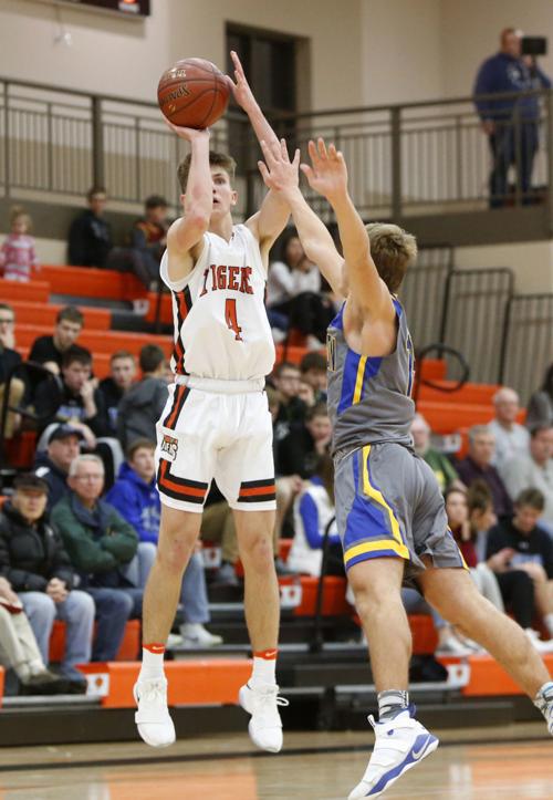 Uw La Crosse Basketball Eagles Land Black River Falls Ethan