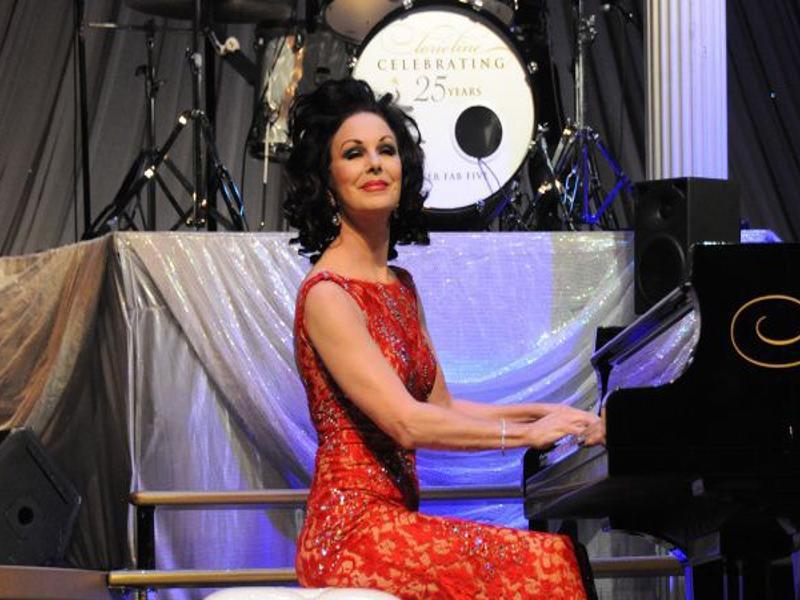 Lorie Line Christmas Tour 2022 Lorie Line Aims To Brighten Christmas At Weber Center | Entertainment |  Lacrossetribune.com