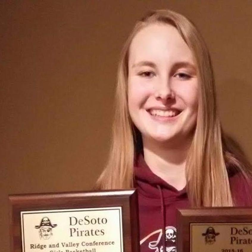 De Soto High School Winter Athletes Honored At Banquet