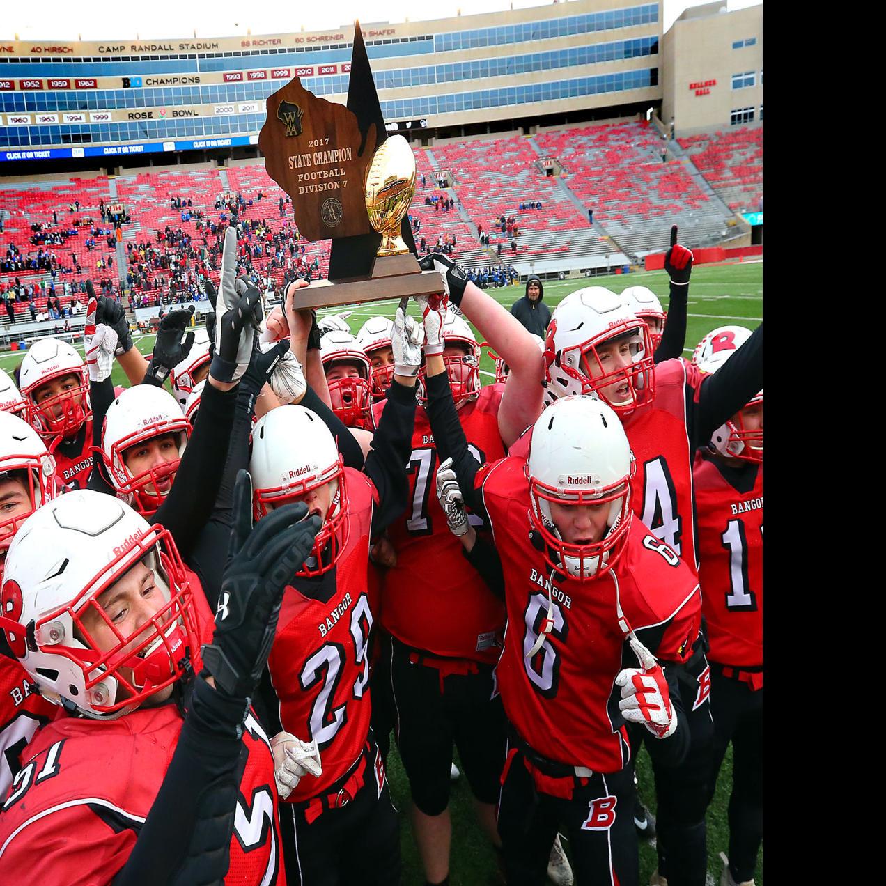 Wiaa Division 7 Football Championship Bangor Beats Black Hawk 37