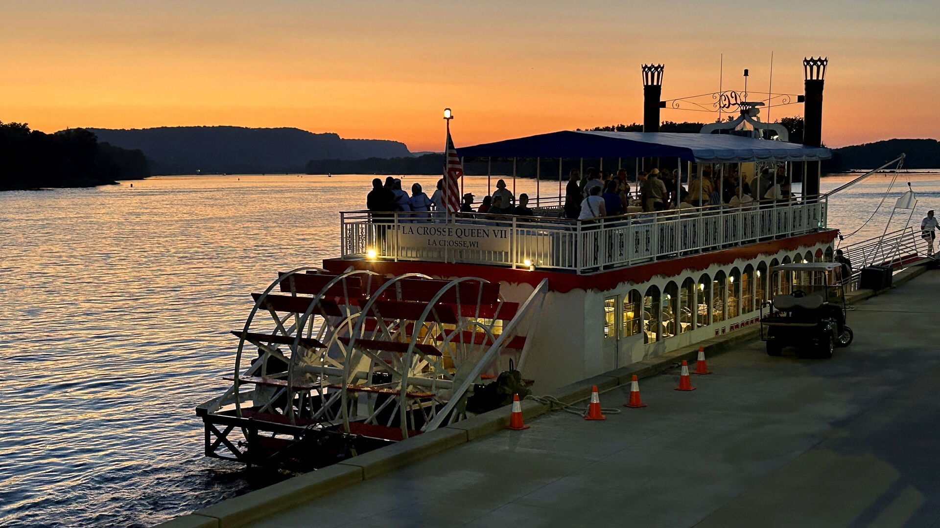 Photo of the Day: Sunset behind the La Crosse Queen