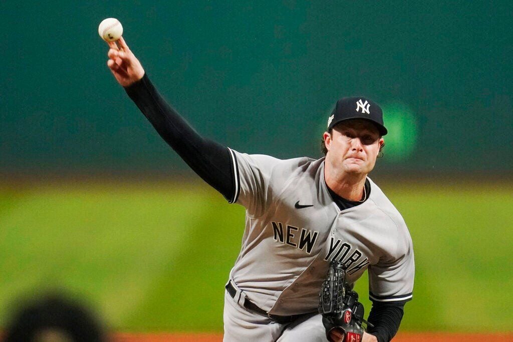 On Monday, Yankees had uniforms, eye black on ready for Game 5