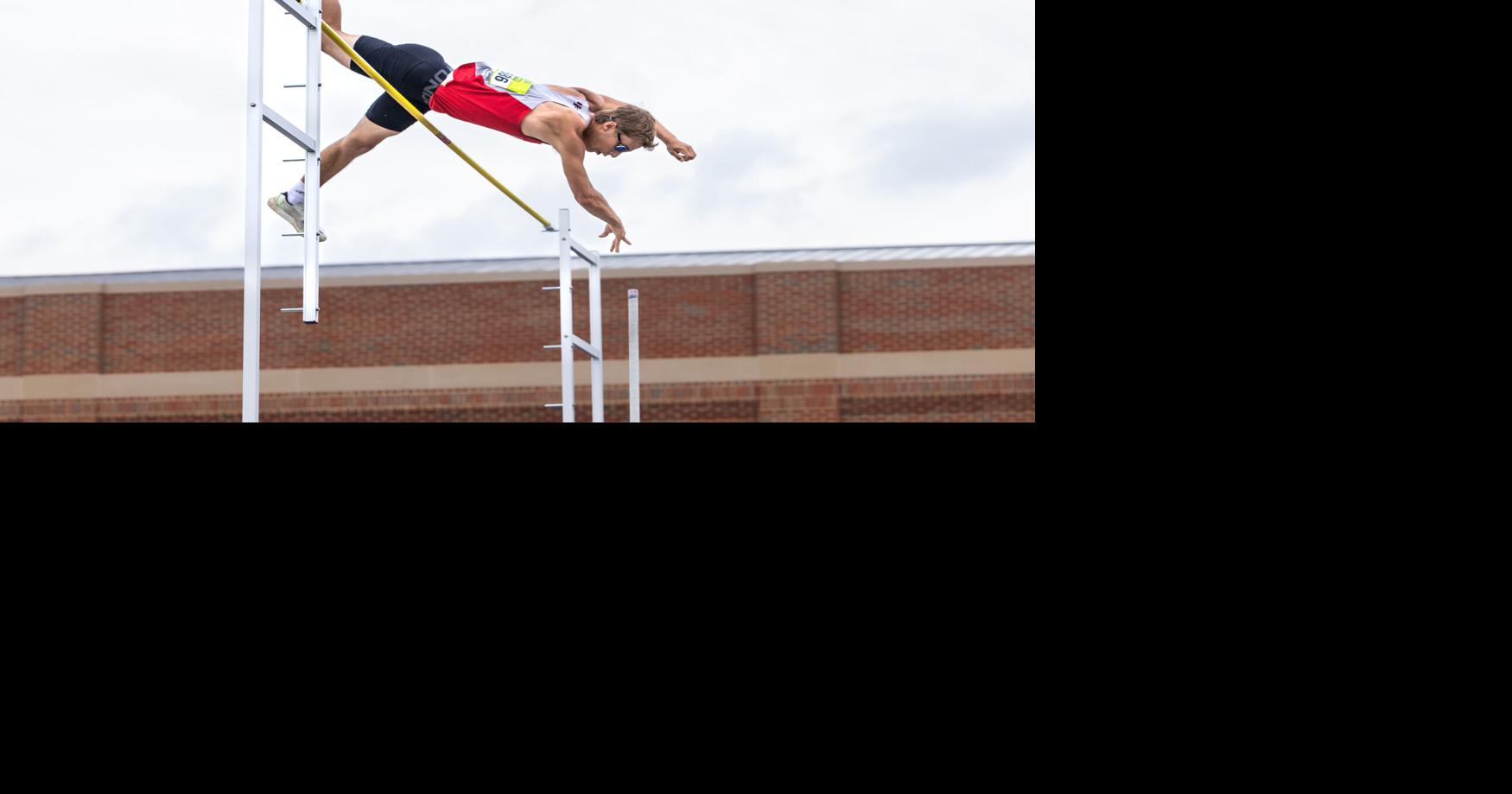 Kaden Rambatt sets Wisconsin pole vault record at state meet