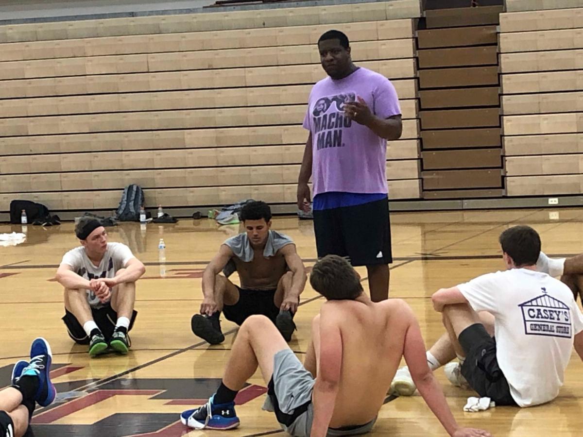 Aau Basketball Stars Invade La Crosse Central For Practice Sessions Preps Lacrossetribune Com
