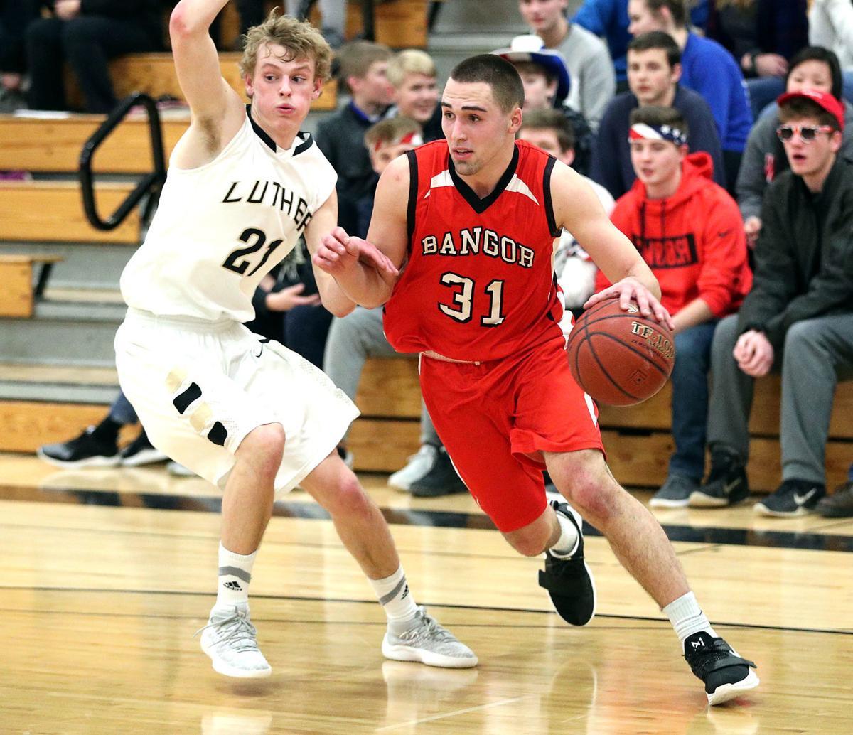 High School Basketball Bangor Holds Off Onalaska Luther In Back