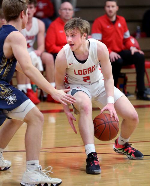 High School Basketball La Crosse Logan Boys Can T Keep Up With
