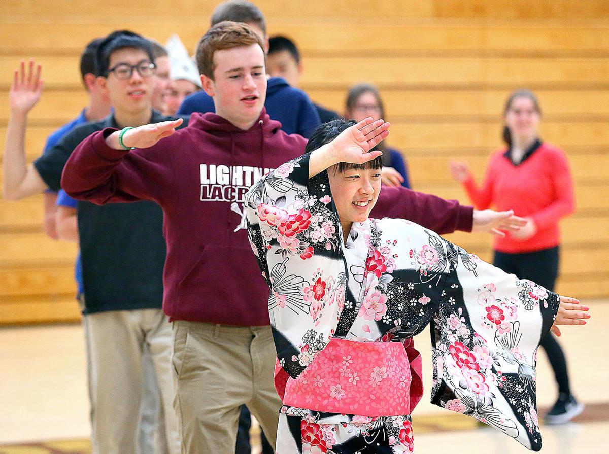 Japanese students learn about American culture, education system in