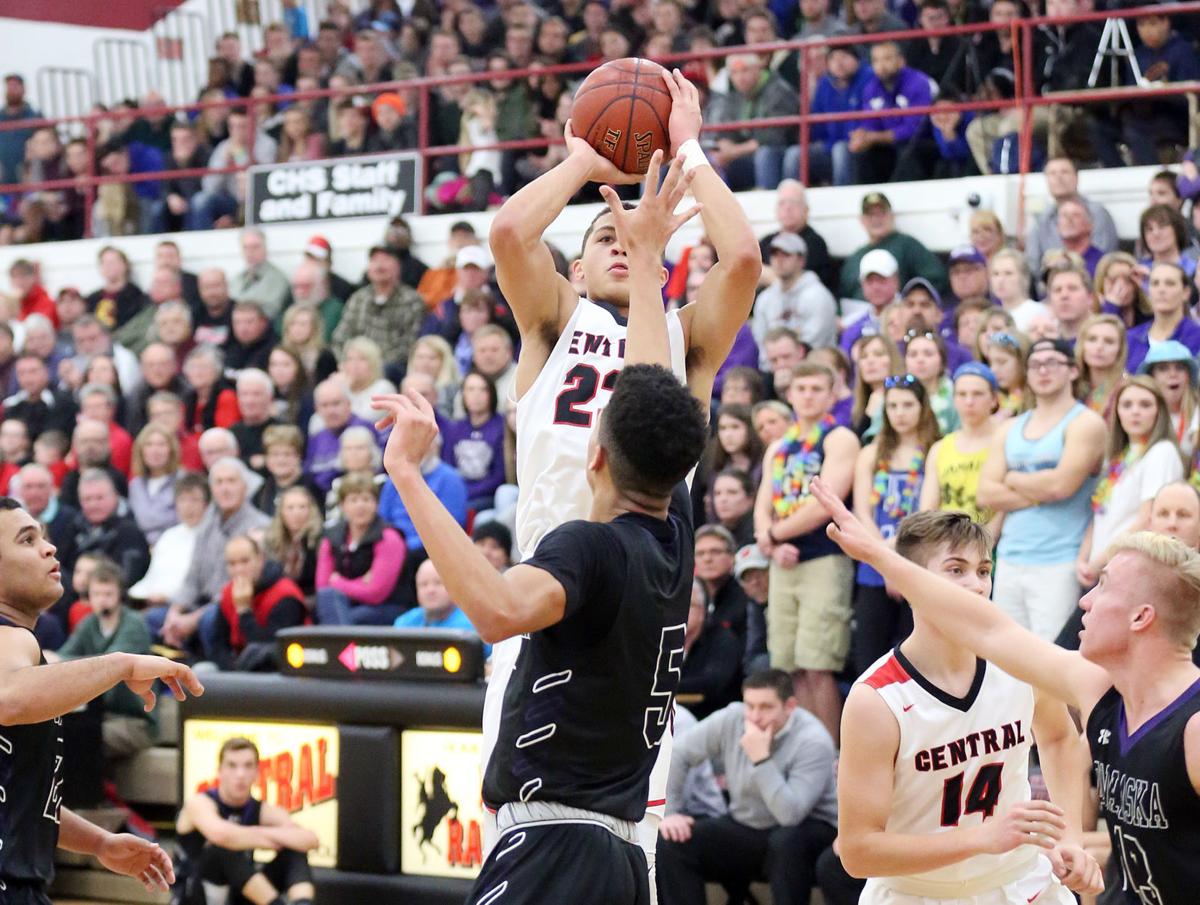 High School Basketball Central Makes Showdown With Onalaska One