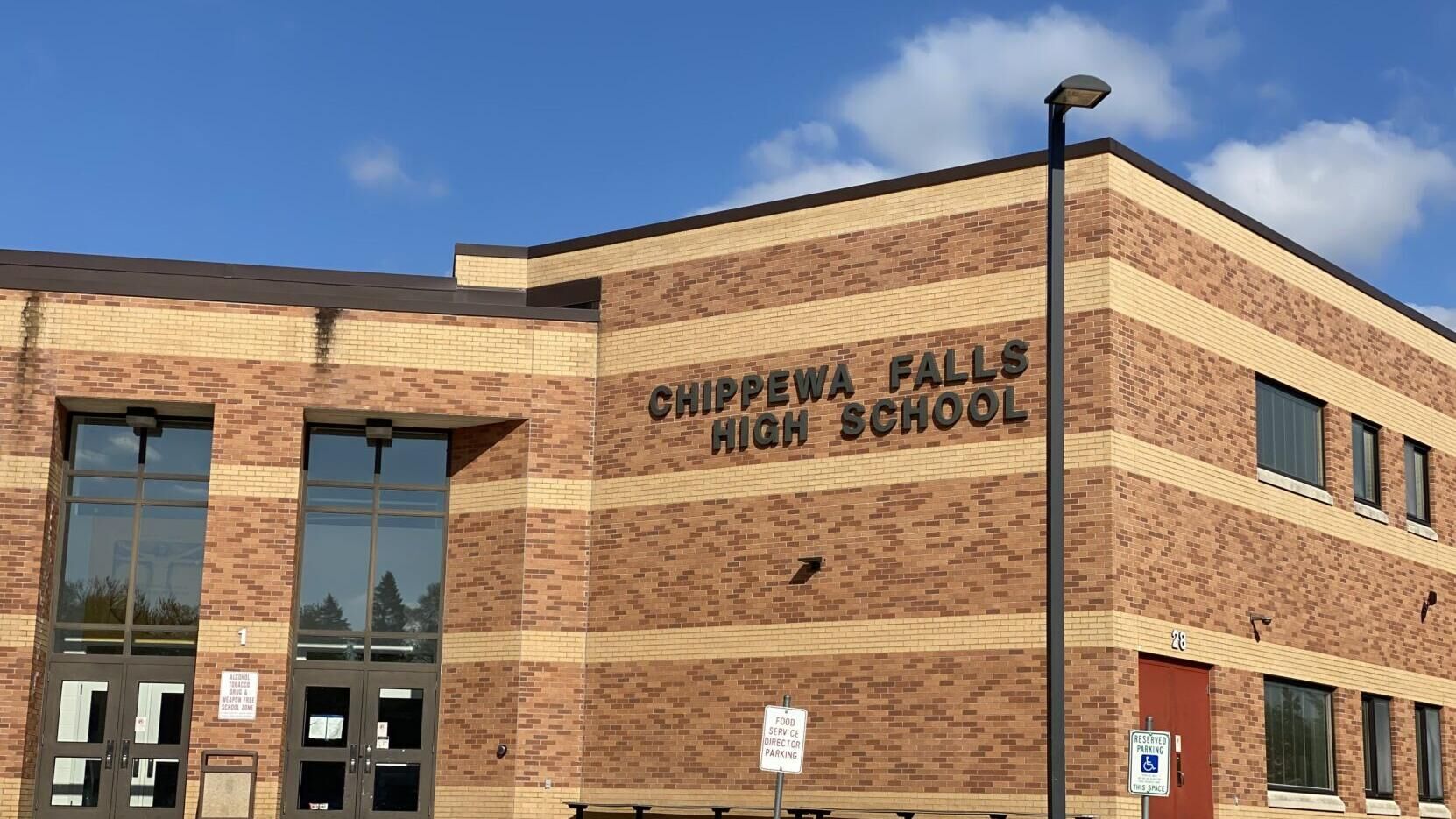 Class of 2022 Chippewa Falls High School to host graduation