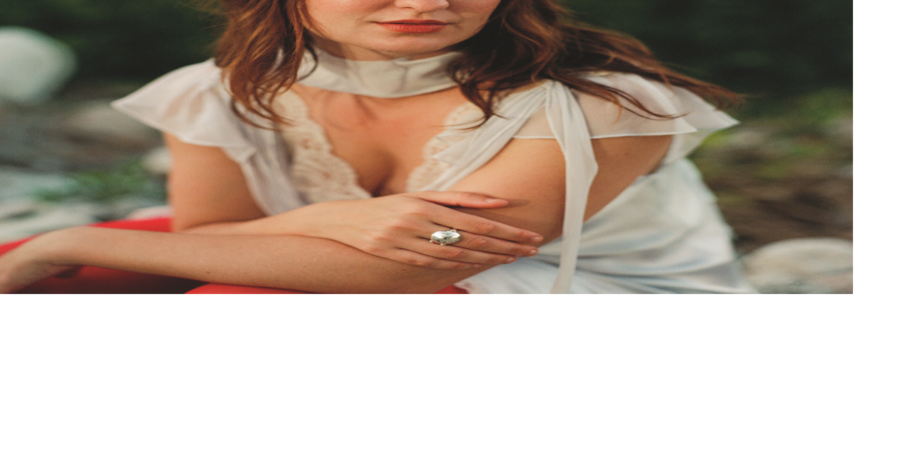 The Marriage Between Joy and Devastation: Madison Cunningham has come up aces with her latest album, inspired by heartbreak