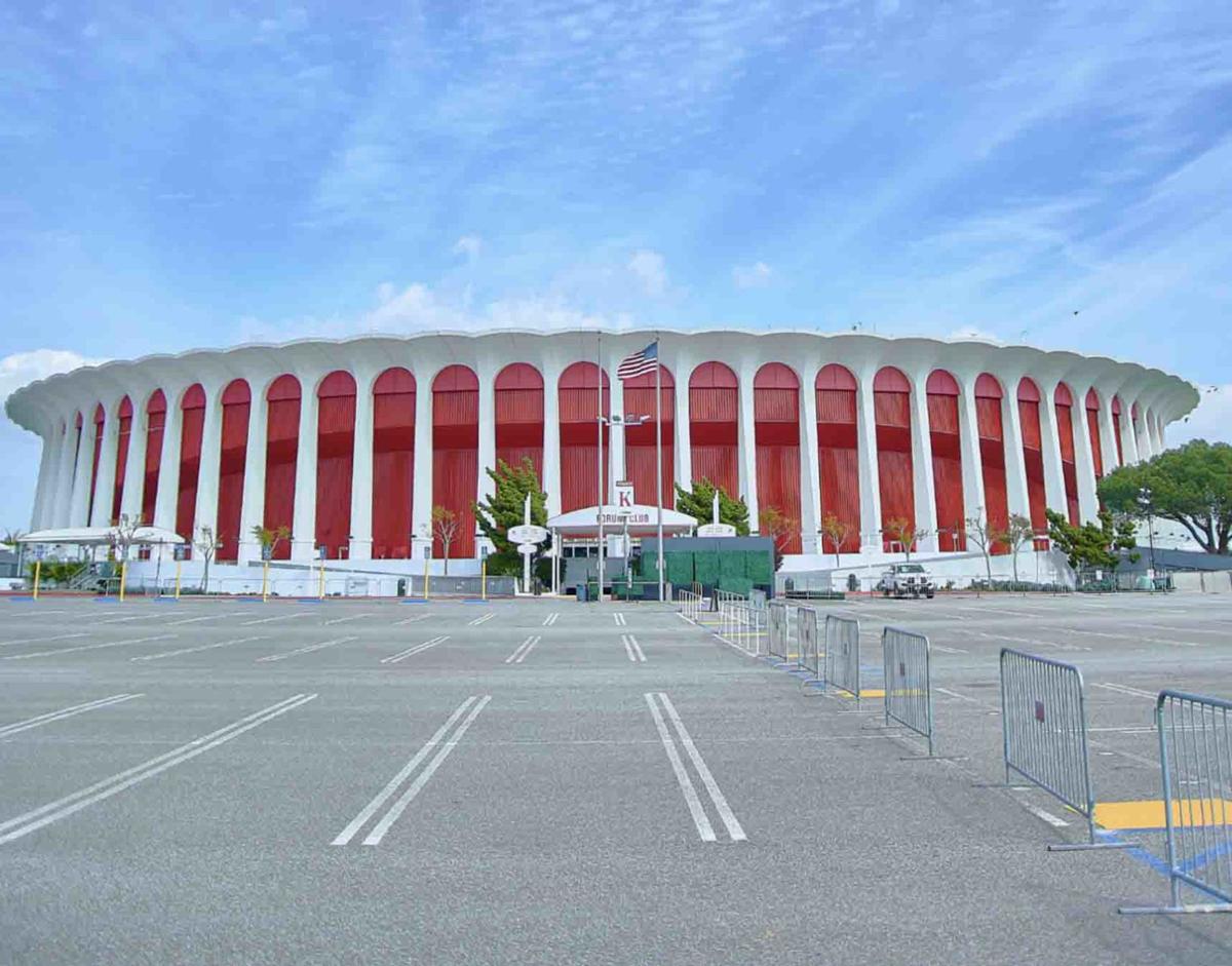 Staples Center S La Clippers Look West After 400m Deal Sports