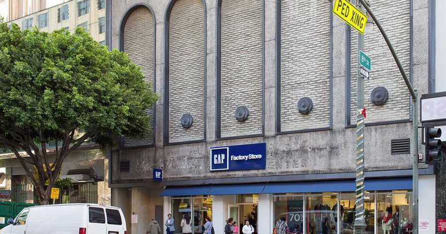 Gap factory steinway top street