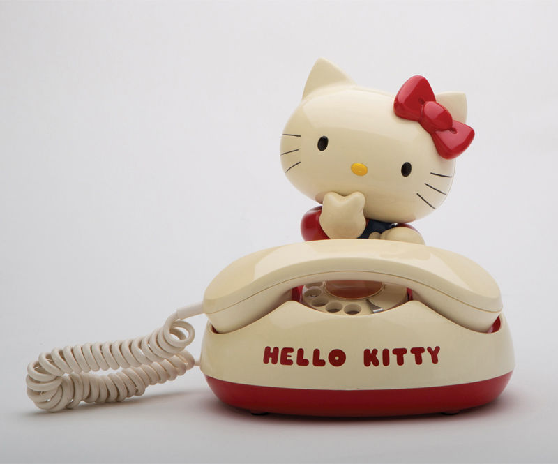 Religion and Characters in Hello Kitty vinyl coin purse (1974)