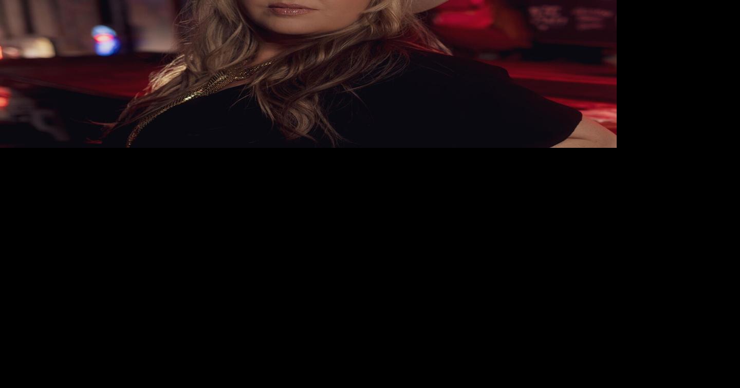 Sunny Sweeney brings the Texas heat