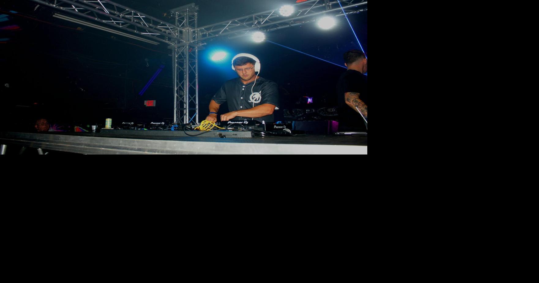 Let the beat ... mmm, drop!