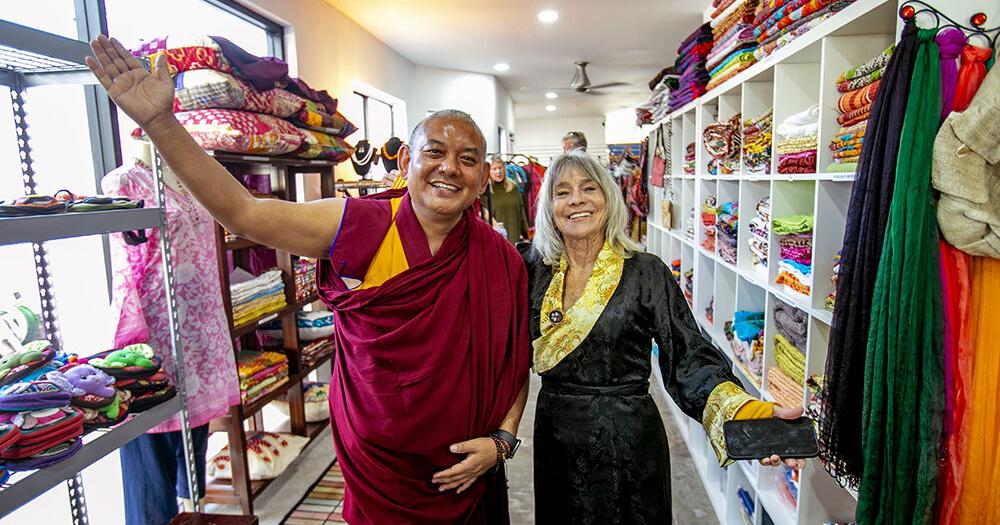 New Tibet Handicrafts Store Holds Grand Opening