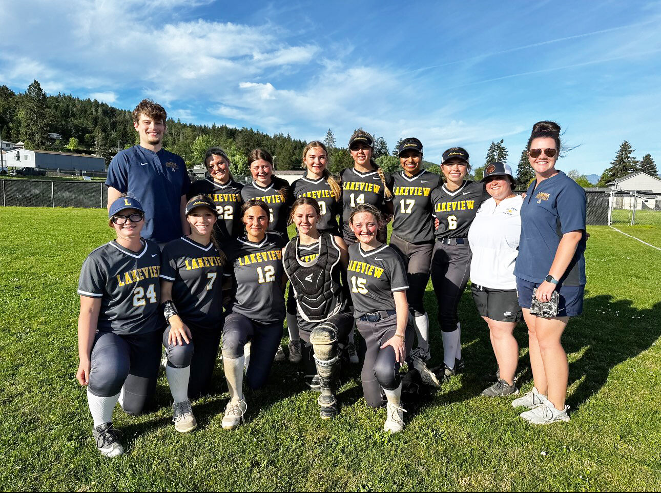 Lakeview Softball sweeps Sutherlin to advance to state playoffs