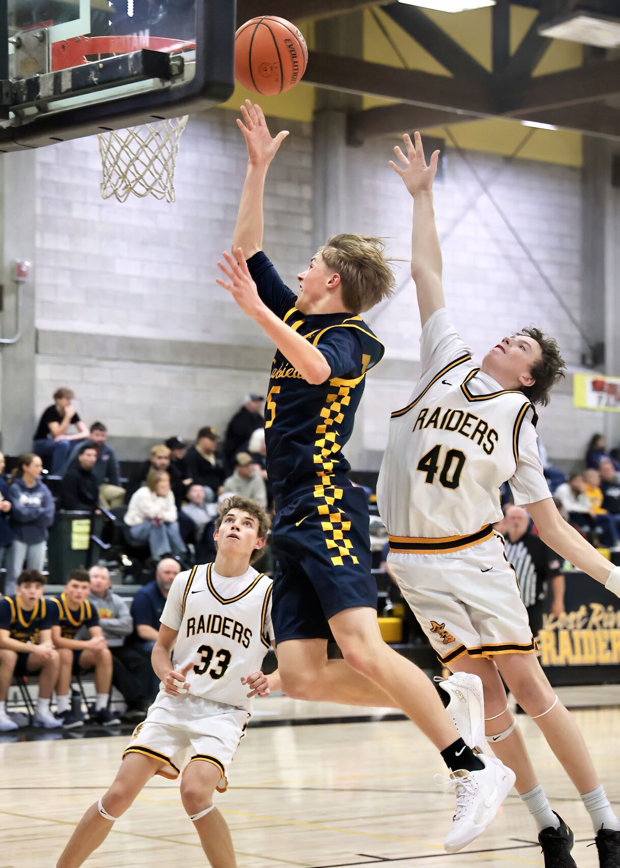 Honker basketball races to 4-0 start, sweeping 3 local teams | Sport ...