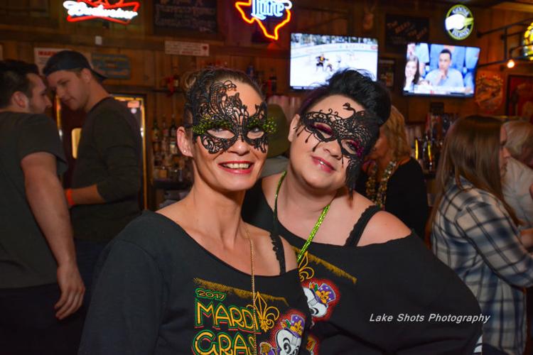 MardiGrasPubCrawl 2017 011.jpg