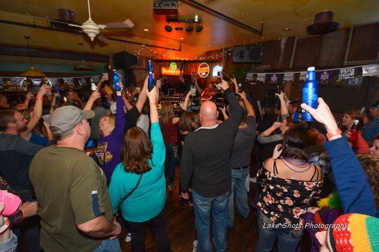 MardiGrasPubCrawl 2017 018.jpg