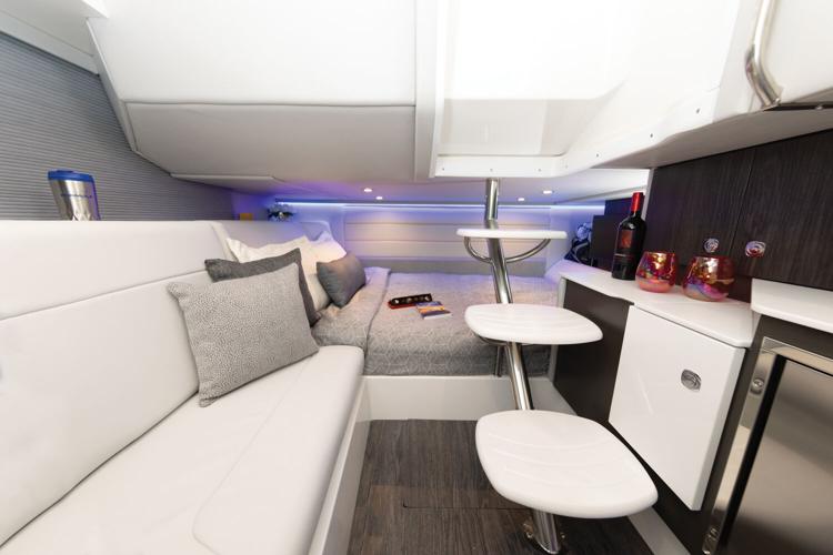 360CBR.forwardcabin.9879.jpg